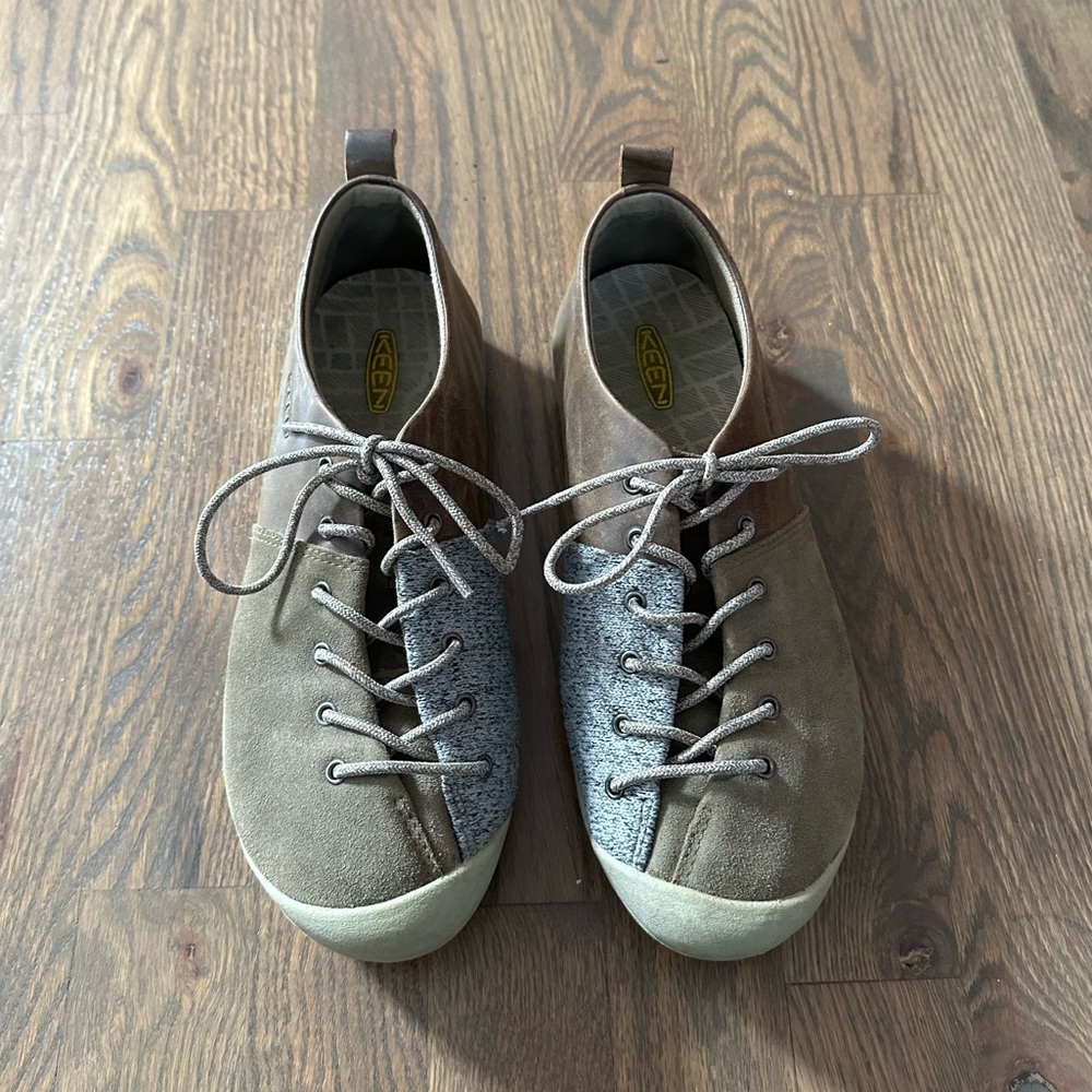 Keen Women’s Shoes, size 9